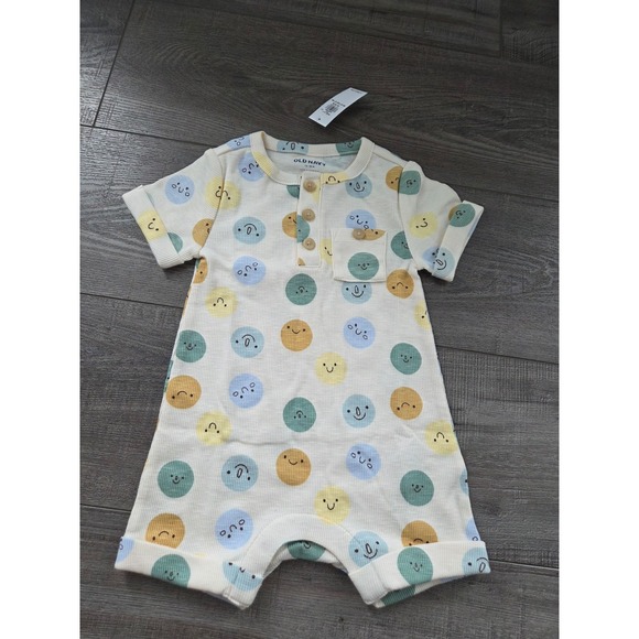 Old Navy Other - Old navy baby boy romper 12-18 mos
